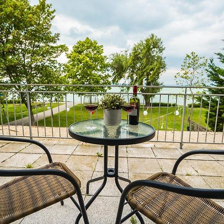 Siesta Sziget - Balaton-Parti Apartmanok Siofok Bagian luar foto