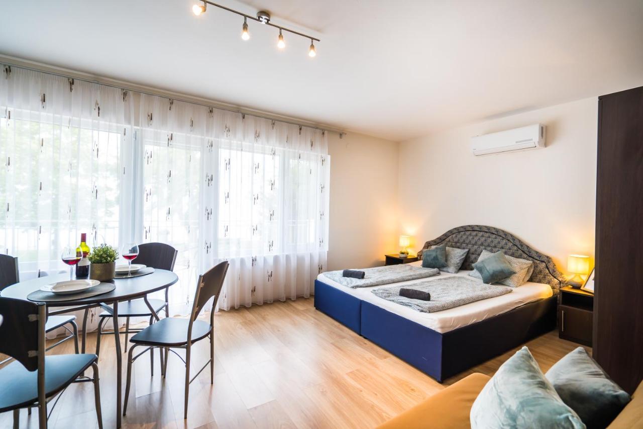 Siesta Sziget - Balaton-Parti Apartmanok Siofok Bagian luar foto