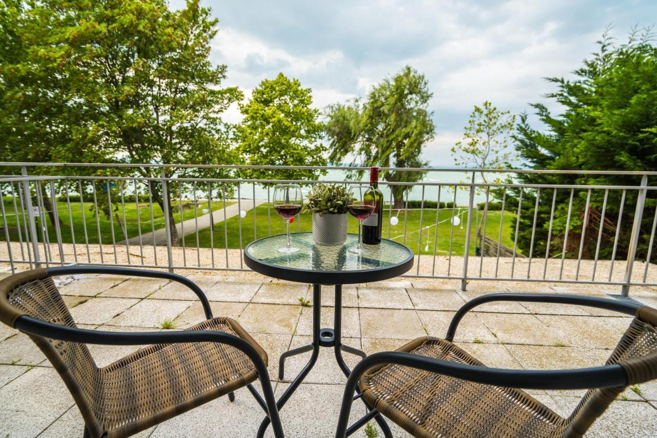 Siesta Sziget - Balaton-Parti Apartmanok Siofok Bagian luar foto