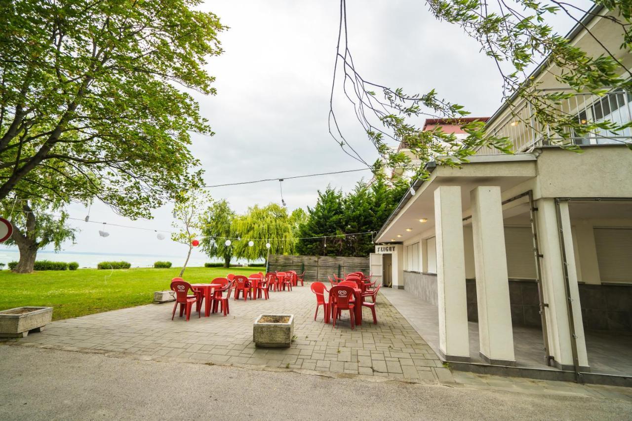 Siesta Sziget - Balaton-Parti Apartmanok Siofok Bagian luar foto