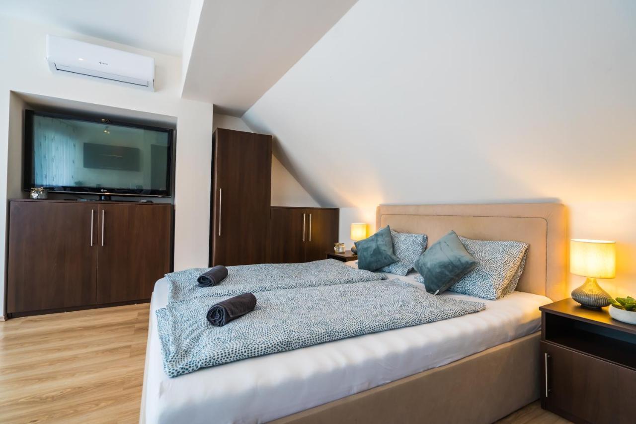 Siesta Sziget - Balaton-Parti Apartmanok Siofok Bagian luar foto
