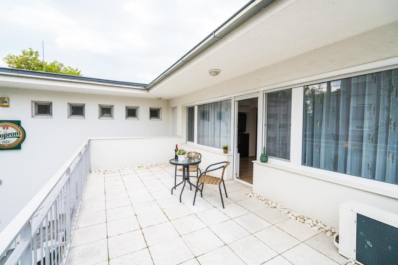 Siesta Sziget - Balaton-Parti Apartmanok Siofok Bagian luar foto