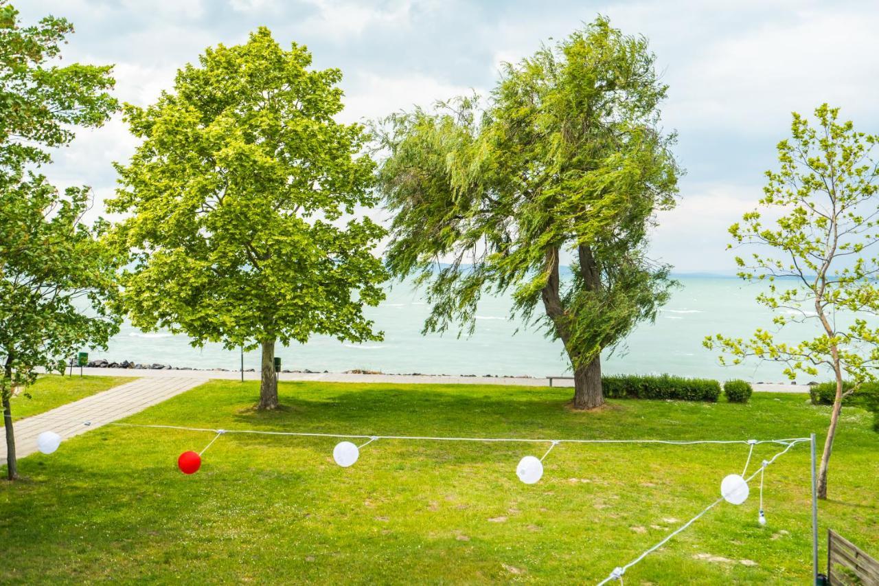Siesta Sziget - Balaton-Parti Apartmanok Siofok Bagian luar foto