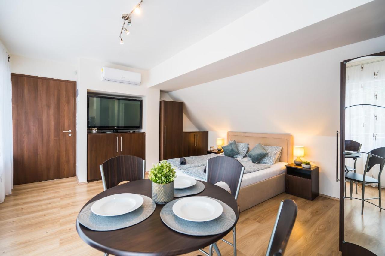 Siesta Sziget - Balaton-Parti Apartmanok Siofok Bagian luar foto